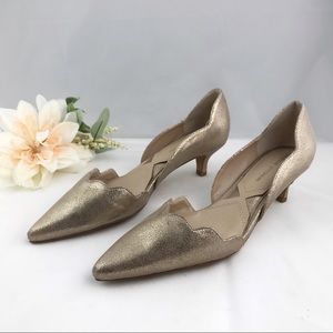 Adrienne Vittadini Gold Scalloped Kitten Heels 8.5